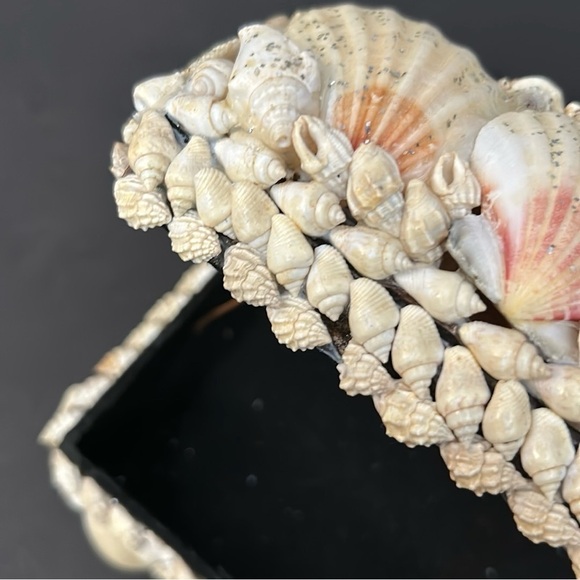 Vintage Shell-Embellished Jewelry Box - Picture 9 of 15